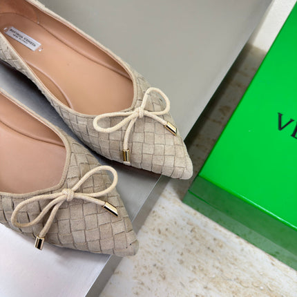 BALLET FLAT IN LIGHT BROWN INTRECCIATO SUEDE WITH BOW