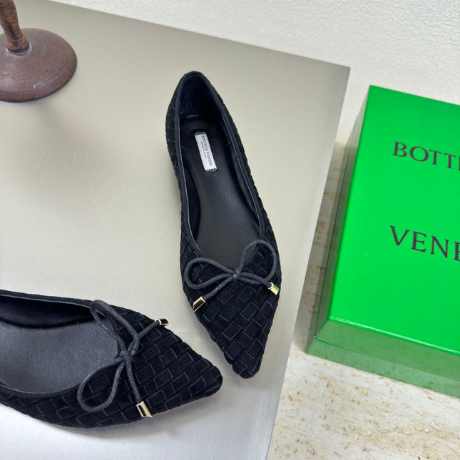BALLET FLAT IN BLACK INTRECCIATO SUEDE WITH BOW