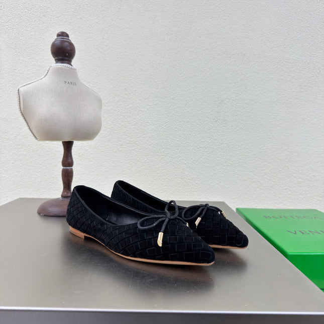BALLET FLAT IN BLACK INTRECCIATO SUEDE WITH BOW