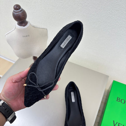 BALLET FLAT IN BLACK INTRECCIATO SUEDE WITH BOW