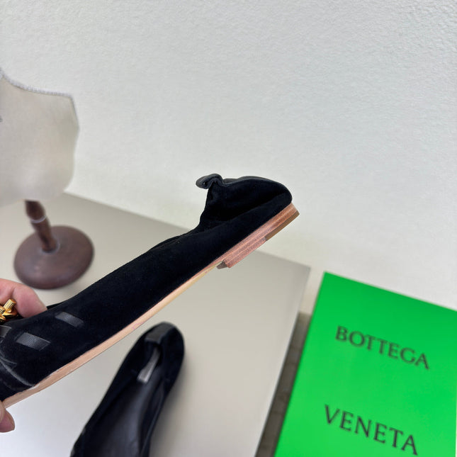 BALLET FLAT IN BLACK SUEDE