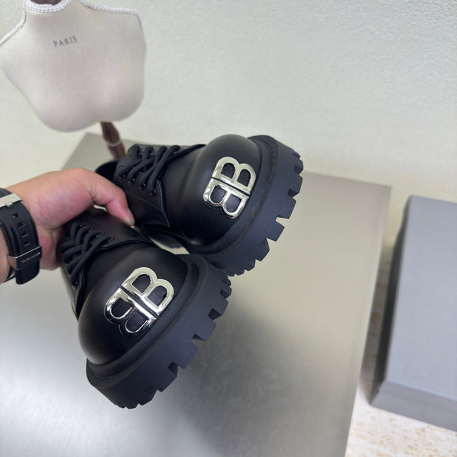 STOMPER DERBY IN BLACK SOFT BULLSKIN