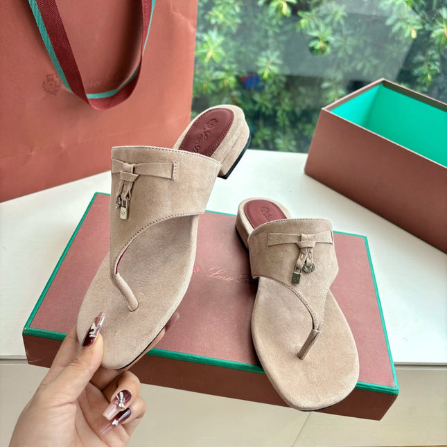LP THONG SANDALS 25S IN WARM BEIGE SUEDE