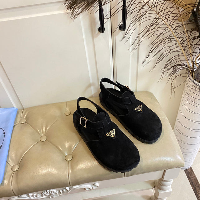 RUBBER SOLE SANDALS IN BLACK SUEDE
