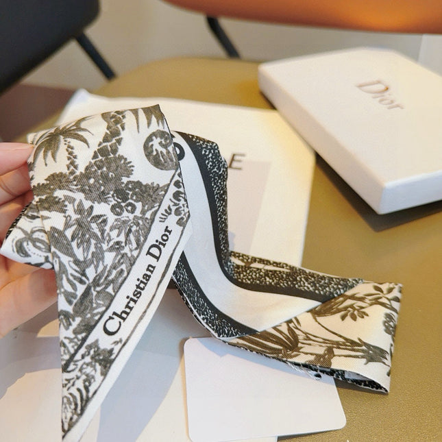 DIOR TWILLY 100 CM IN SILK 714383