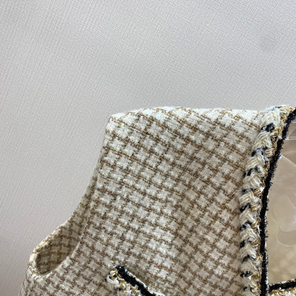 CHANEL 25S TWEED FOUR-POCKET BLAZER 315