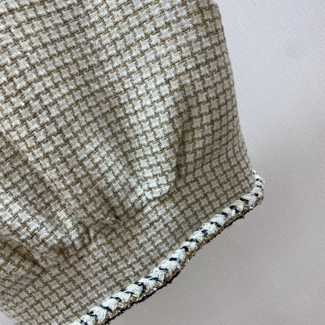 CHANEL 25S TWEED FOUR-POCKET BLAZER 315