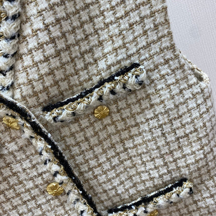 CHANEL 25S TWEED FOUR-POCKET BLAZER 315