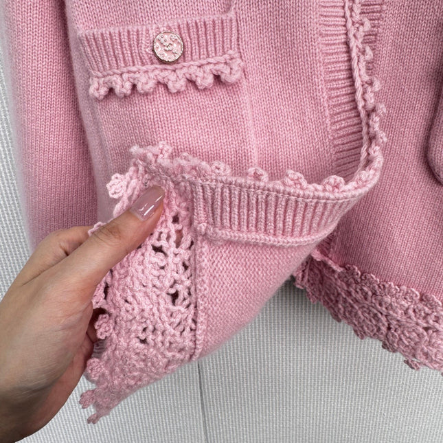 CHANEL 25S KNIT CARDIGAN WITH LACE COLLAR 415