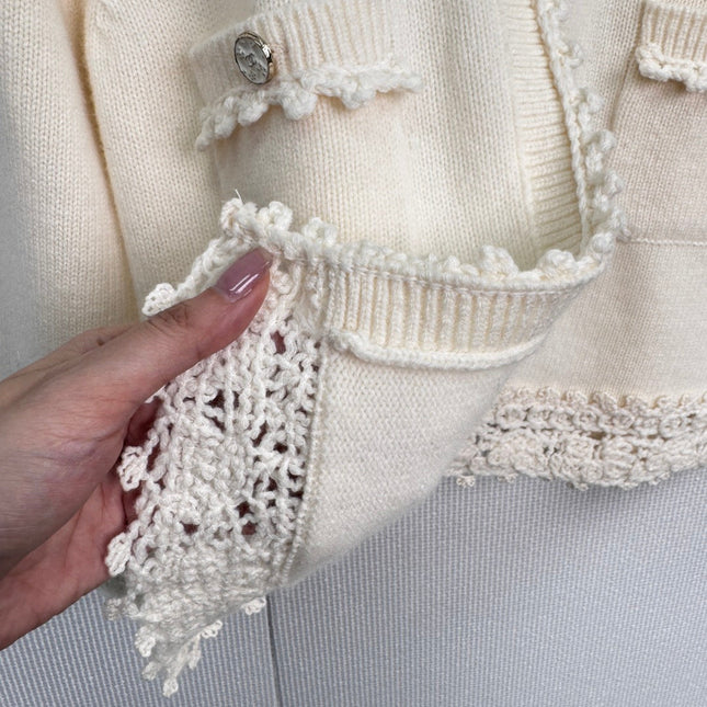 CHANEL 25S KNIT CARDIGAN WITH LACE COLLAR 417