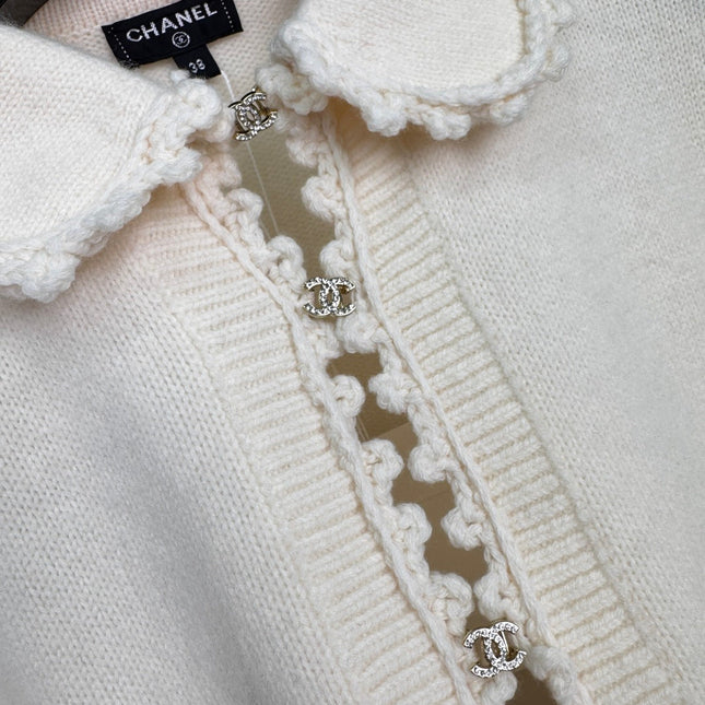 CHANEL 25S KNIT CARDIGAN WITH LACE COLLAR 417