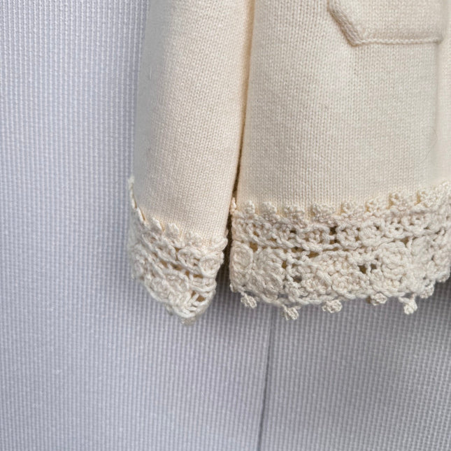 CHANEL 25S KNIT CARDIGAN WITH LACE COLLAR 417