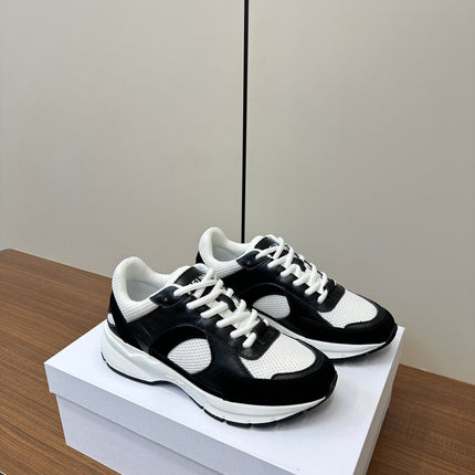 RUNNER CR-03 LOW LACE-UP IN WHITE MESH AND BLACK CALFSKIN