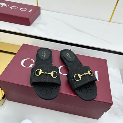 GG SLIDES IN BLACK WITH GOLD HARDWARE