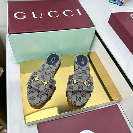 GG SLIDES IN STONE GREY WITH GOLD HARDWARE