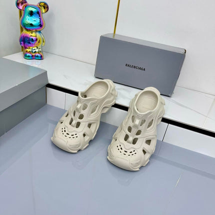 BALENCIAGA 25S POOL CROCS SLIDE IN LIGHT BEIGE SYNTHETIC RUBBER
