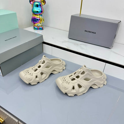 BALENCIAGA 25S POOL CROCS SLIDE IN LIGHT BEIGE SYNTHETIC RUBBER
