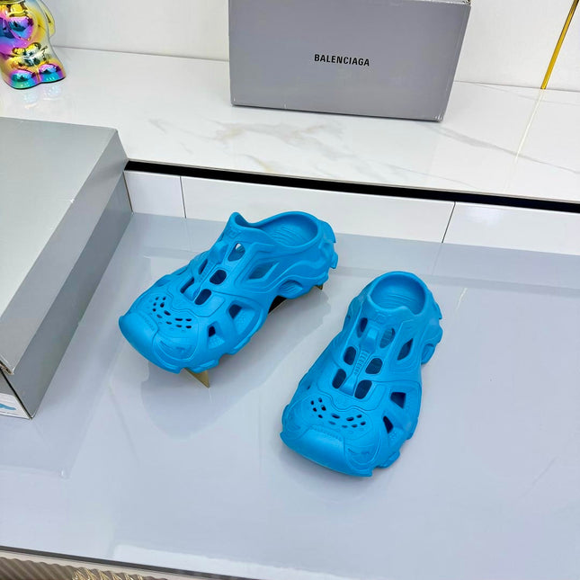 BALENCIAGA 25S POOL CROCS SLIDE IN BLUE SYNTHETIC RUBBER