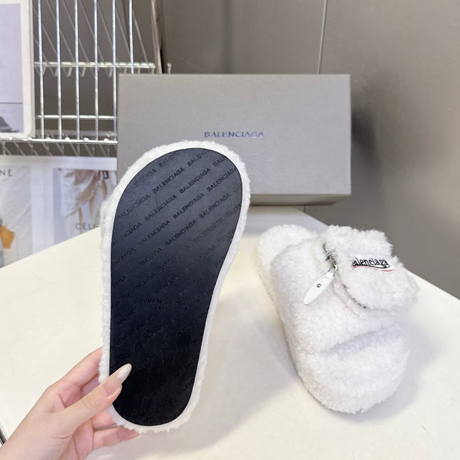 BALENCIAGA 25S SLIPPERS IN WHITE FAUX SHEARLING