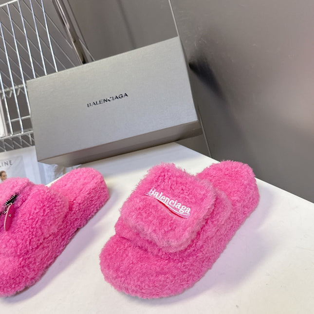 BALENCIAGA 25S SLIPPERS IN PINK FAUX SHEARLING