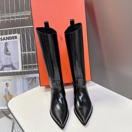 HM 25S POINTED-TOE KNEE-HIGH BOOTS IN BLACK GLOSSY LAMBSKIN