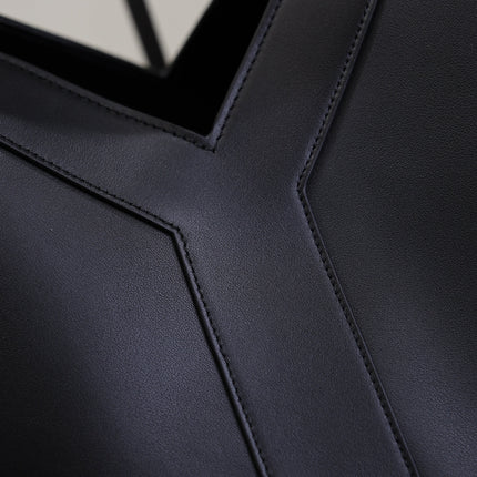 YSL 25S Y TOTE 50 IN BLACK CALFSKIN GOLD HARDWRE