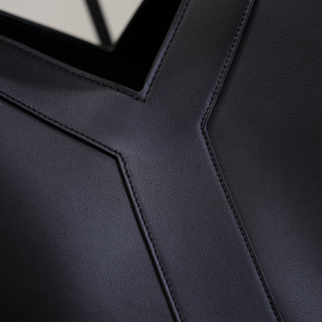 YSL 25S Y TOTE 50 IN BLACK CALFSKIN GOLD HARDWRE