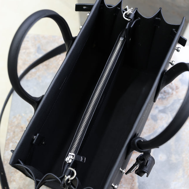 YSL 25S SAC DE JOUR GM 32 IN BLACK GRAINED CALFSKIN SILVER HARDWRE