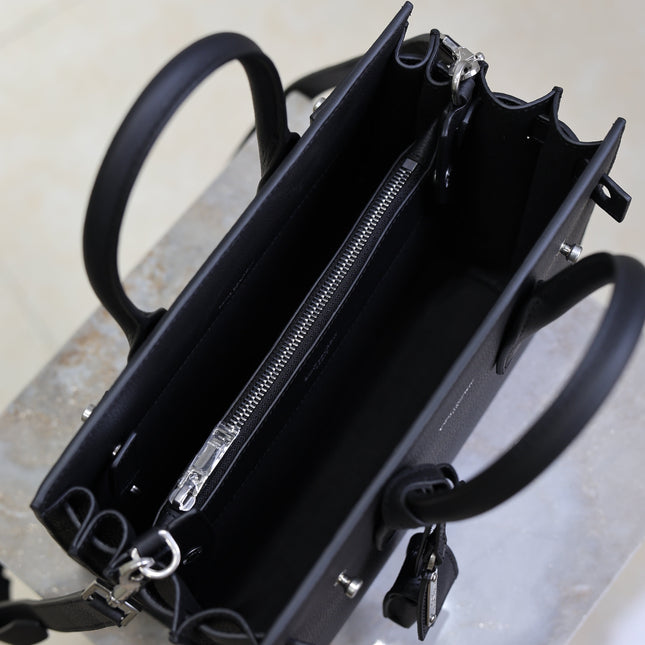 YSL 25S SAC DE JOUR MM 26 IN BLACK GRAINED CALFSKIN SILVER HARDWRE