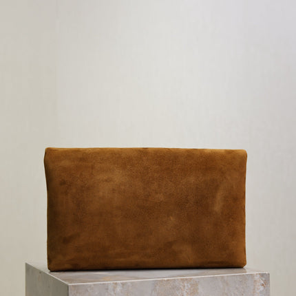 YSL 25S CASSANDRE LARGE ENVELOPE POUCH 29 IN BURNT UMBER SUEDE GOLD HARDWRE