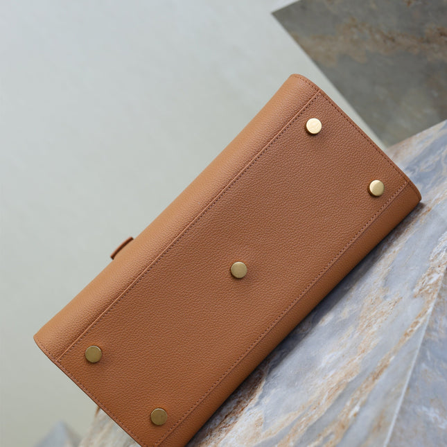 YSL 25S SAC DE JOUR GM 32 IN CHESTNUT BROWN SUPPLE GRAINED CALFSKIN