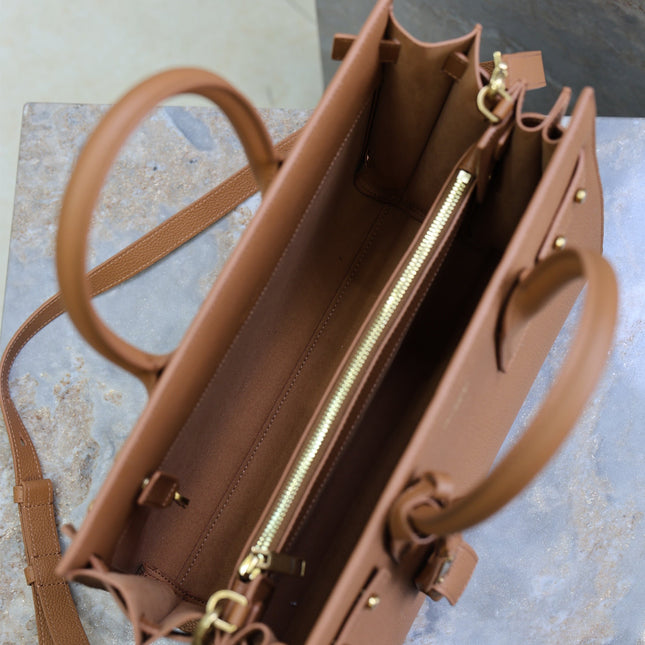 YSL 25S SAC DE JOUR GM 32 IN CHESTNUT BROWN SUPPLE GRAINED CALFSKIN