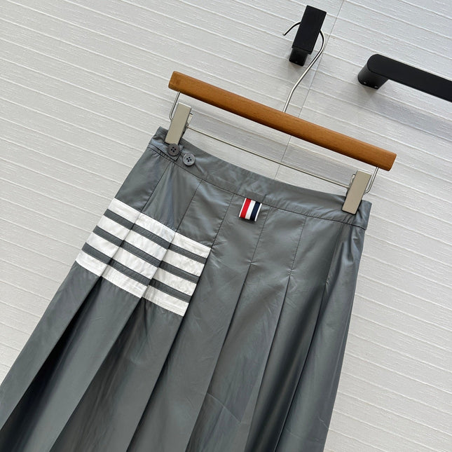THOM BROWNE MID-LENGTH PLEATED SKIRT IN GRAY
