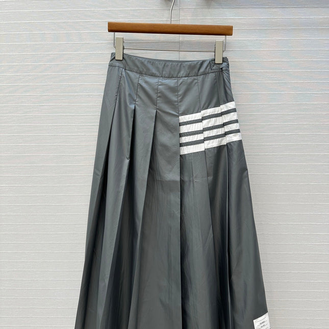 THOM BROWNE MID-LENGTH PLEATED SKIRT IN GRAY