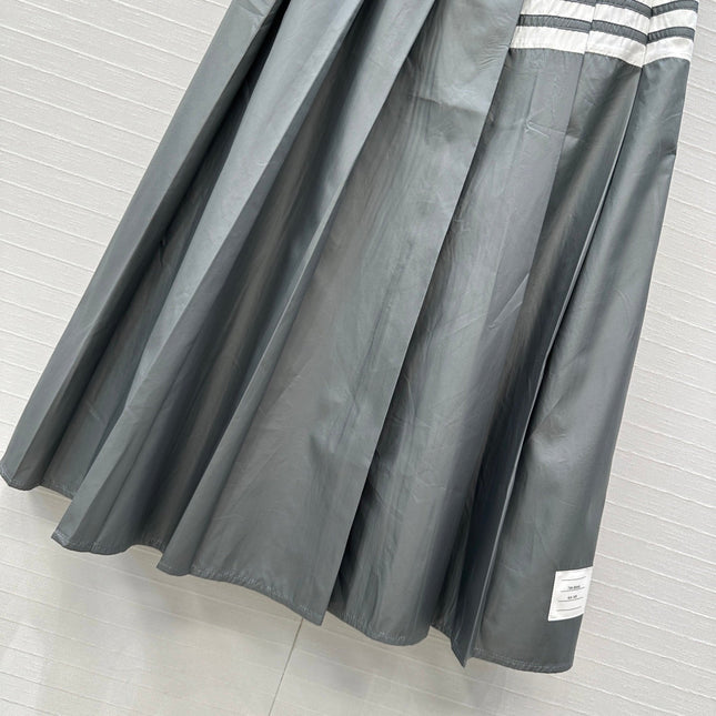 THOM BROWNE MID-LENGTH PLEATED SKIRT IN GRAY