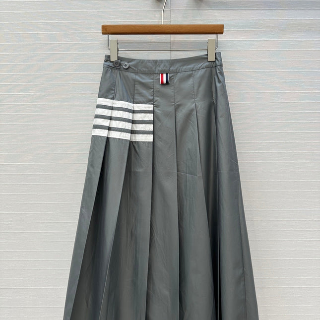 THOM BROWNE MID-LENGTH PLEATED SKIRT IN GRAY