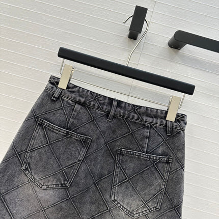 CHANEL DENIM SKIRT WITH DIAMOND PATTERN 276112
