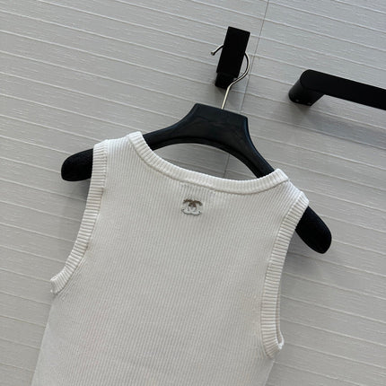 CHANEL SLEEVELESS TOP STYLE 62