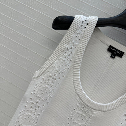 CHANEL SLEEVELESS TOP STYLE 62