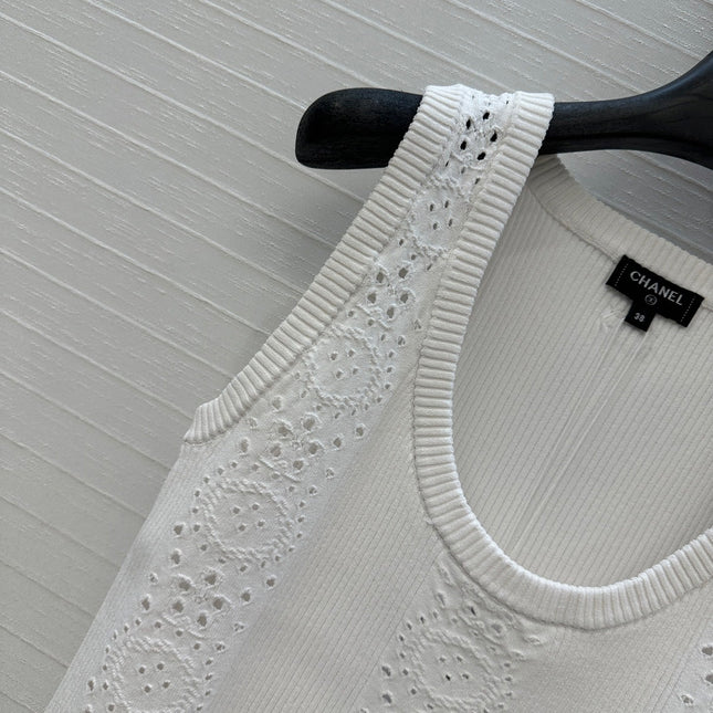 CHANEL SLEEVELESS TOP STYLE 62