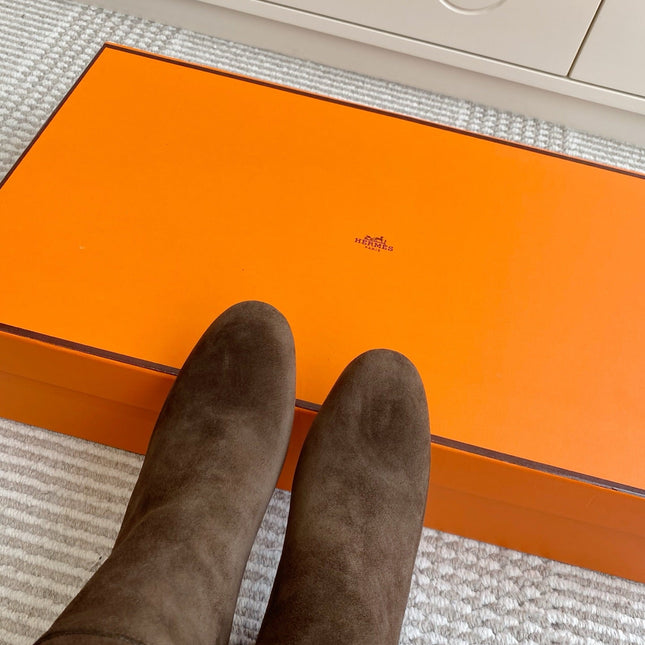 HM 25S TALL BOOTS 90 MM IN DARK BROWN SUEDE