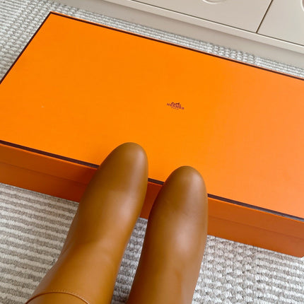 HM 25S TALL BOOTS 90 MM IN BROWN LAMBSKIN WITH SILVER HARDWARE