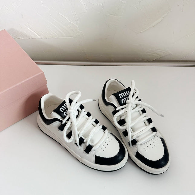SNEAKERS SIMPLE DESIGN IN BLACK MIX WHITE SHEEPSKIN