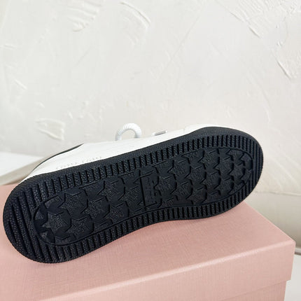 SNEAKERS SIMPLE DESIGN IN BLACK MIX WHITE SHEEPSKIN