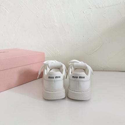 SNEAKERS SIMPLE DESIGN IN WHITE SHEEPSKIN