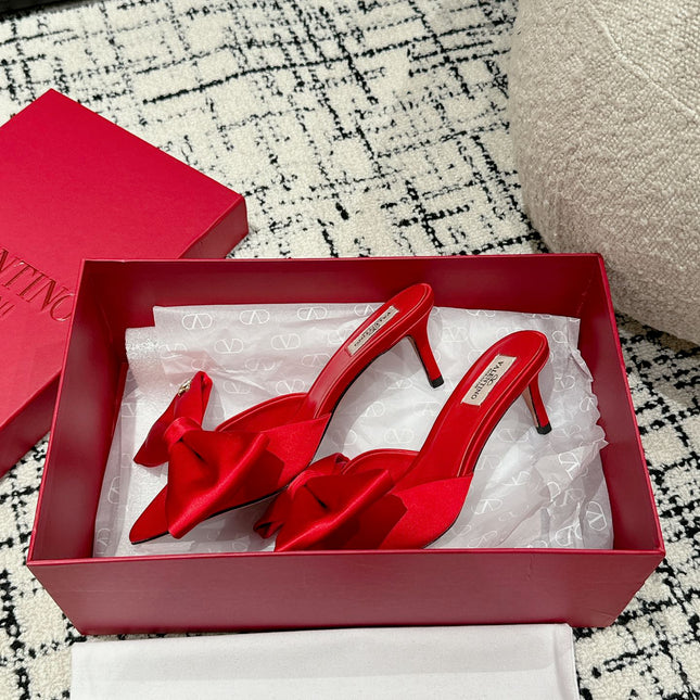 HIGH MULE IN CHERRY RED SILK