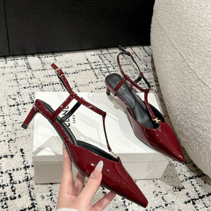 KITTEN T-BAR STRAP PUMP 5 CM IN RUBY RED PATENT CALFSKIN