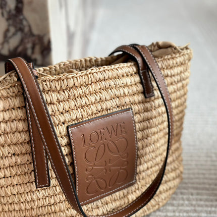 LOE 27 SUMMER WOVEN BASKET IN NATURAL RAFFIA