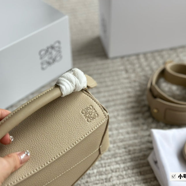 LOE MINI 18 PUZZLE BAG IN DARK CREAM CALFSKIN