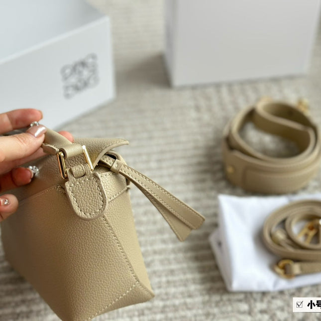 LOE MINI 18 PUZZLE BAG IN DARK CREAM CALFSKIN